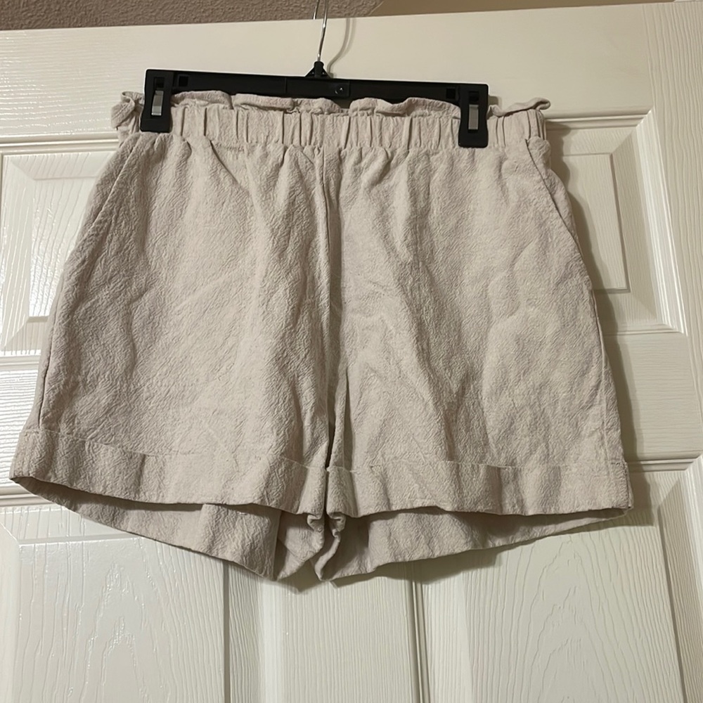 Cream entro dress shorts